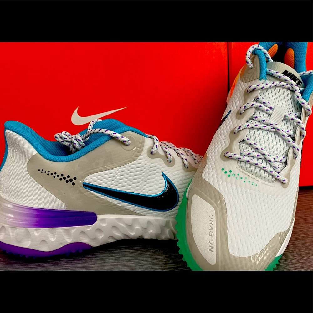Brand New Nike Huarache Elite 3 Turf